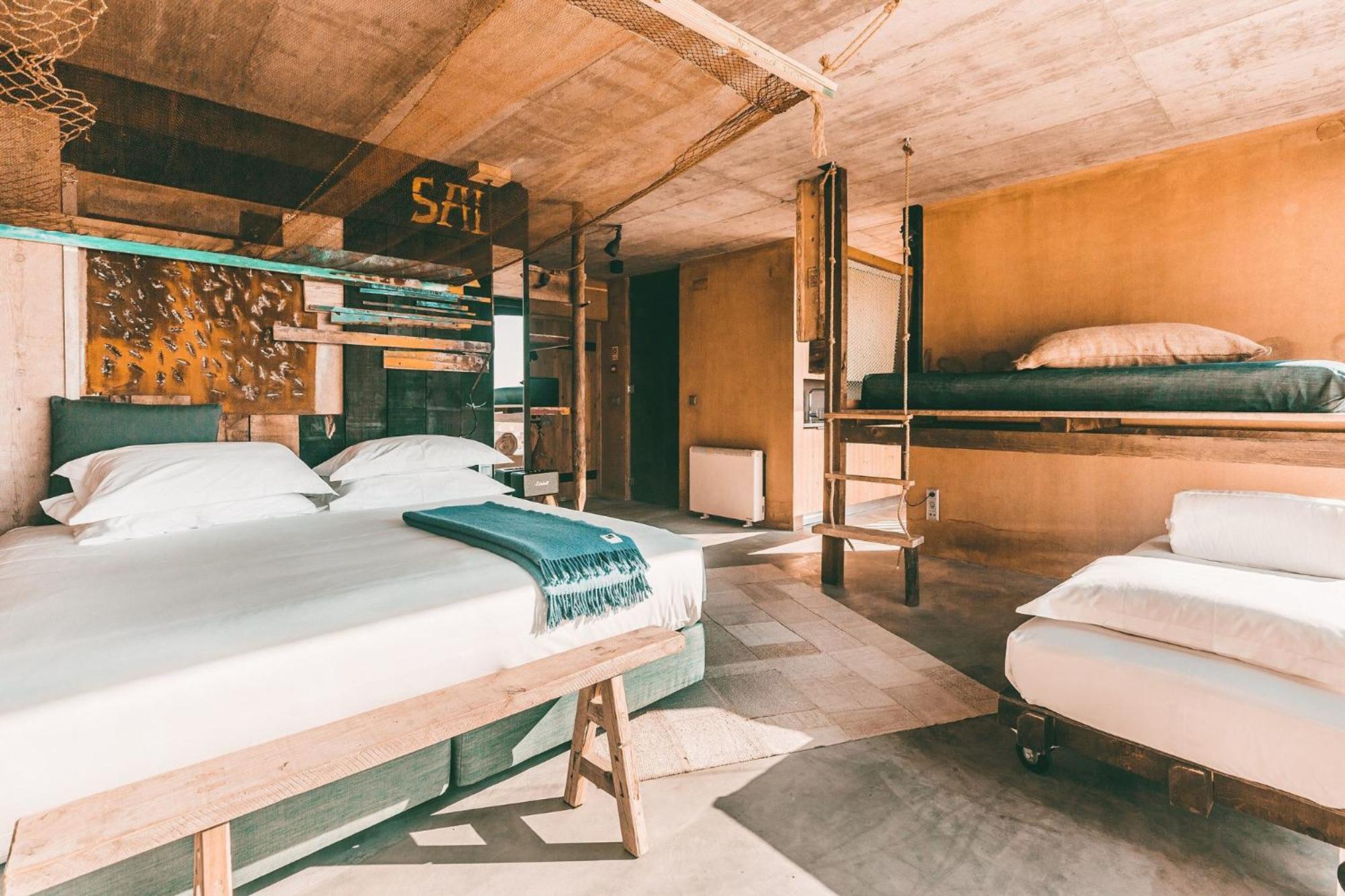 Noah Surf House Portugal 호텔 산타 크루즈 객실 사진